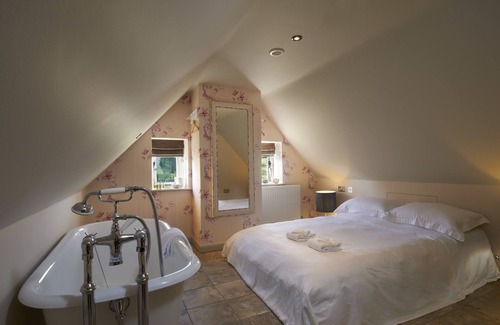 East Woodyates Hotel | The Museum Inn