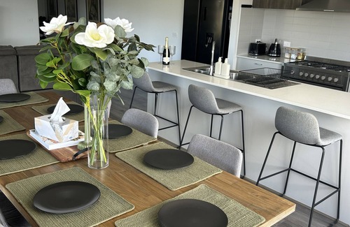 Nagambie House | The Nagambie Stay - 10 people and secure boat parking