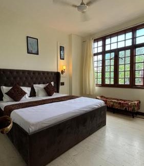 DLF Phase 3 House | The Nest Cyberhub