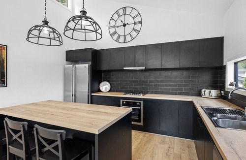 Marysville House | The Nest On Hull - Stylish Home Away From Home