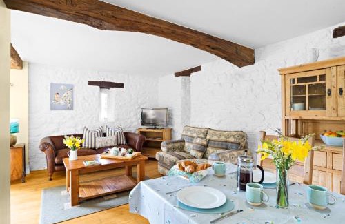 Llangattock House | The Neuadd Cottages