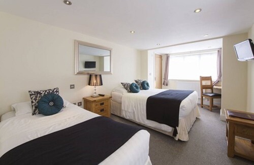 Hayling Island Hotel | The Newtown House Hotel