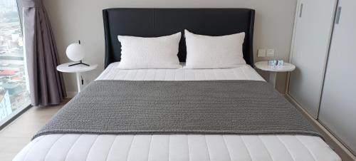 Mai Dich Apartment | The Nine