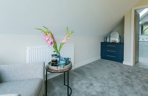 Rhoscolyn Cottage | The Nook - a dog that sleeps 10 guests in 5 bedrooms