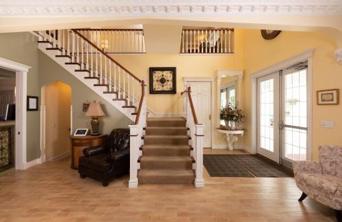 Spirit Lake Bed & Breakfast | The Oakwood Inn