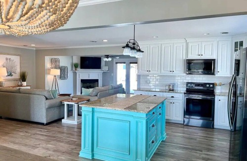 North Carolina Coast House | The Oasis - Heated POOL - Tiki Bar - Beach Life!
