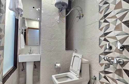 East of Kailash Bed & Breakfast | THE OCEAN