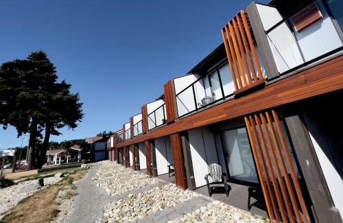 Davis Bay Hotel | The Oceanside, a Coast Hotel