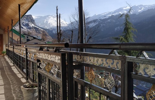 Burwa House | The offbeat nest Majhach