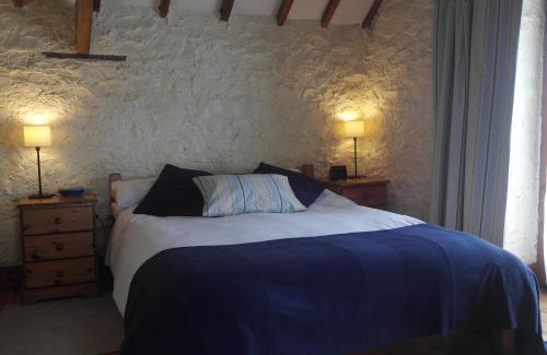 Rhoose Bed & Breakfast | The Old Barn