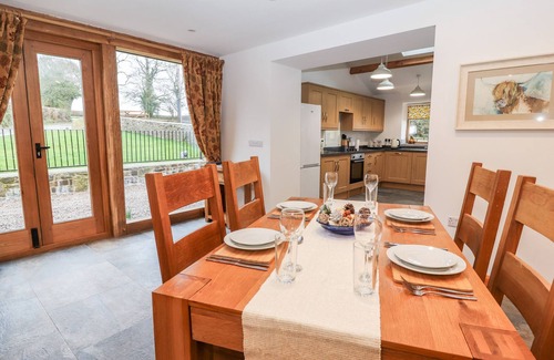 Oswestry Cottage | THE OLD CART HOUSE, family friendly, with a garden in Trefonen