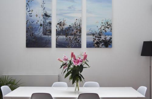 Redcliffe Apartment | The Old Coach House: Luxury Harbourside Apartment