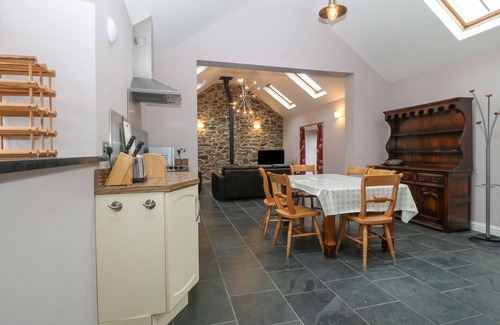 Bwlchtocyn Cottage | THE OLD DAIRY, pet friendly, country holiday cottage in Abersoch