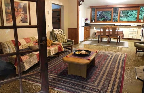 Warburton House | The Old Mushroom Farm