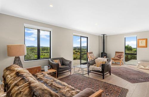 Mangawhai House | The Olive Hut - Mangawhai Holiday Home
