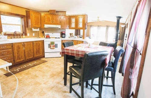 Florissant Cabin | The Original Lake George Lodge- Home with Front Deck!