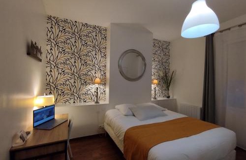 Saint-Hilaire-Saint-Florent Hotel | The Originals Access, Hotel Le Canter Saumur