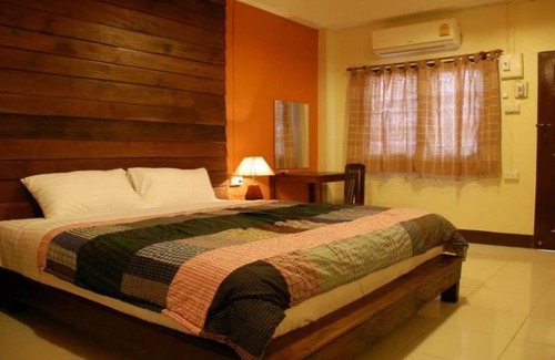 Nai Mueang House | The Outside Inn