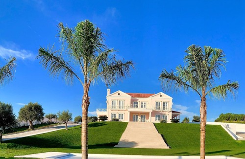 Tomar Villa | The Palace!