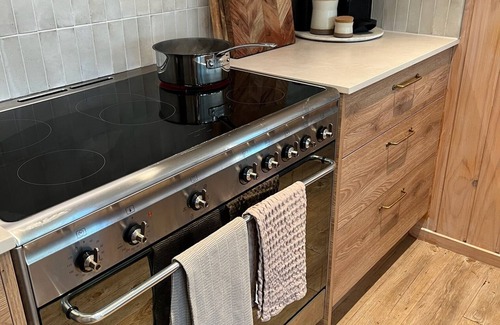 Matarangi House | The Palm House - MataranginBeautifully decorated fully stocked beachouse