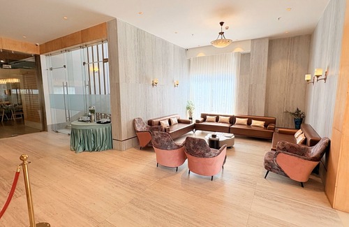 Thaltej Hotel | The Parterre - SG Highway Ahmedabad