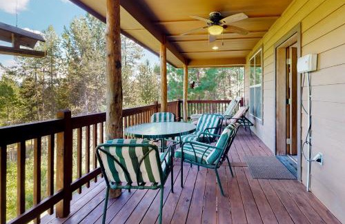 Rivers Crossing House | The Peaceful Ponderosa