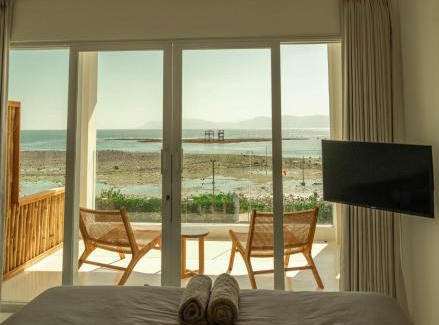 Hu'u Hotel | The Peak Surf House