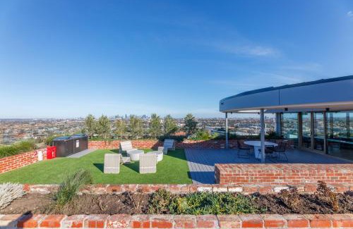 Coburg Apartment | The Pentridge Apartment