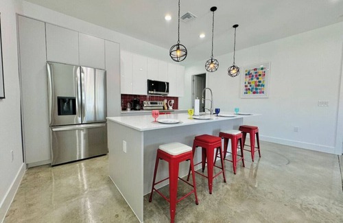 East Naples Apartment | The Pickleball Haven of Naples - Scarlet Dream