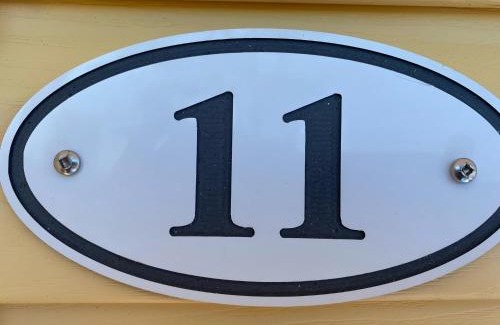 Rusticoville Hotel | The Pines Motel and Cottages