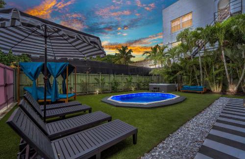 East Little Havana House | The Pink Palm Little Havana Pool & Hot Tub