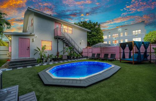 East Little Havana House | The Pink Palm Little Havana Pool & Hot Tub