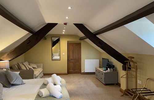 Cold Aston Bed & Breakfast | The Plough Bed and Breakfast