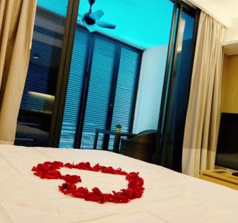 Tanjong Bidara Apartment | The Pool Suite Premium Room-Jonker