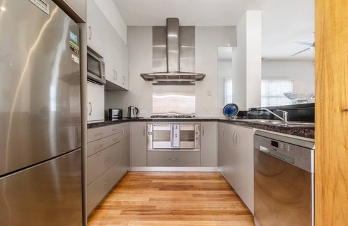 Hawthorn House | The Poppy Townhouse Chic with Country Flair