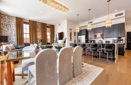 Central Business District Hotel | The Praline - The Little Lagniappe on St. Charles