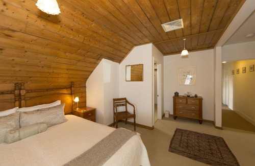 Longford Bed & Breakfast | The Racecourse Inn