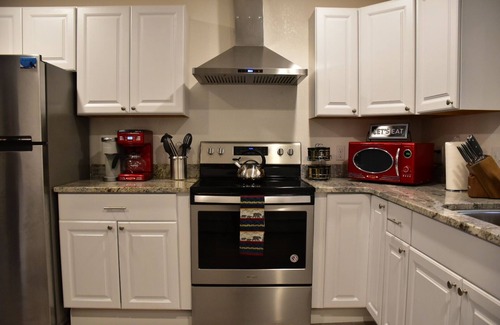 Abbott Loop Apartment | The Raven Lodge in Abbott Loop