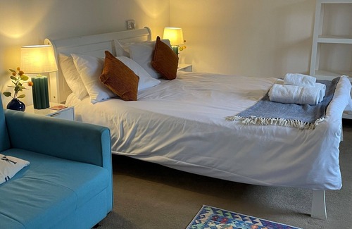 East Knighton Bed & Breakfast | The Red Lion