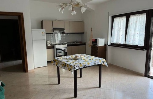 Navelli Apartment | The red poppy