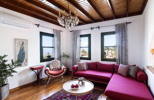 Yesiluzumlu Villa | The Regency Cottage - Two Bedroom Villa, Sleeps 4