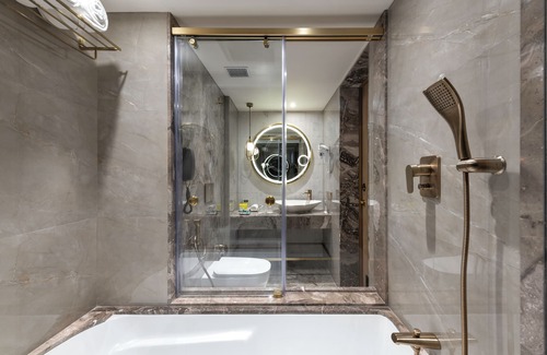 Vashi Hotel | The Regenza by Tunga