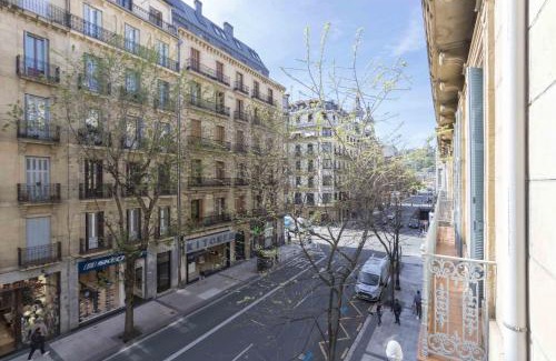 San Sebastian Centro Apartment | The Rentals Collection - Buen Pastor III