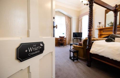 Bendigo House | The Residence of MacKenzie Quarters CBD Bendigo