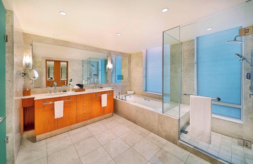 DIFC Hotel | The Ritz-Carlton Executive Residences