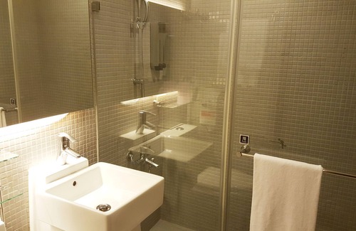 Xiaogang Hotel | The Riverside Hotel International