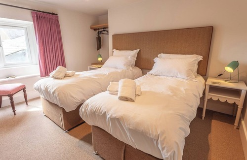 Old Bewick Bed & Breakfast | The Rose & Thistle Alwinton