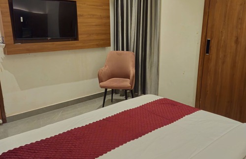 Aligarh Hotel | The Royal Orchid