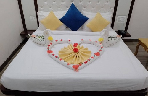 Dewas Hotel | The Royal Palace