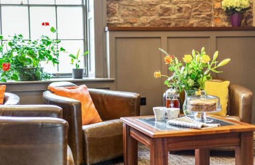 Wing House | The Scotch Arms Mews - Uk30910